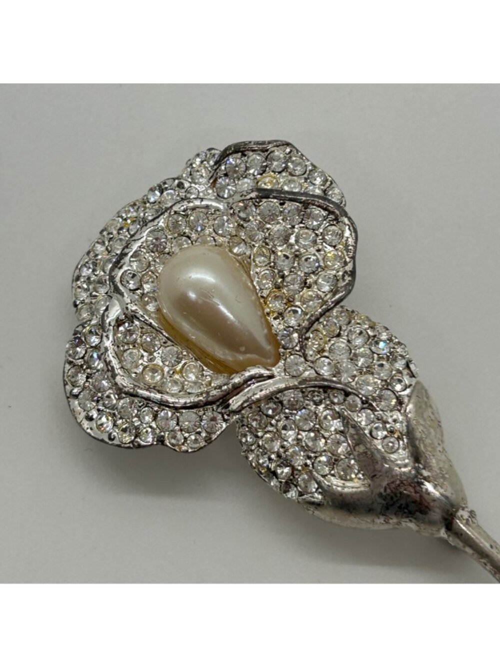 Vintage Napier Calla Lily Brooch Faux Pearl Rhinestones Pave' Silvertone 4" - Picture 4 of 10